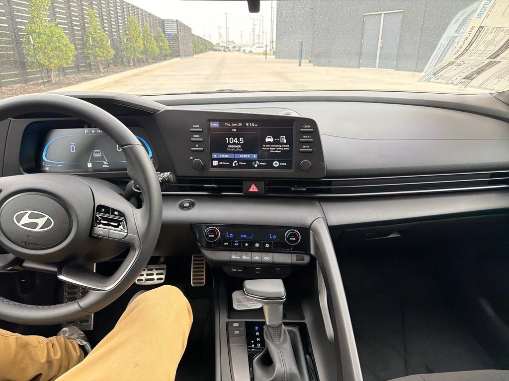 New 2026 Hyundai Elantra Sport FWD image 20