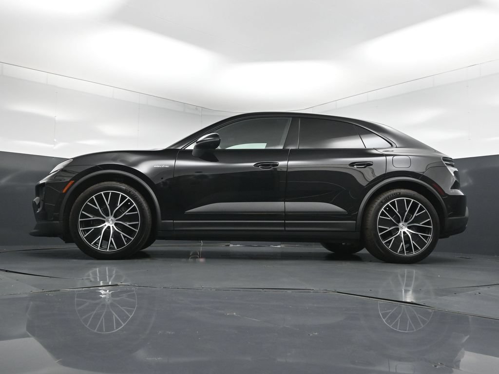 New 2026 Porsche Macan 4 Electric AWD/4WD image 24