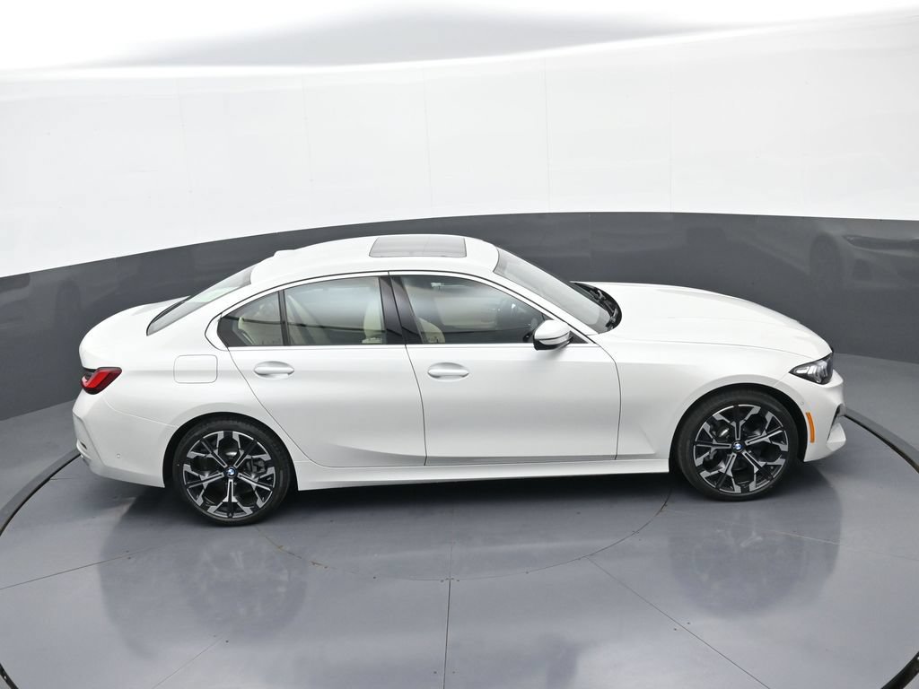 New 2026 BMW 330i xDrive Sedan w/ Premium Package AWD/4WD image 37