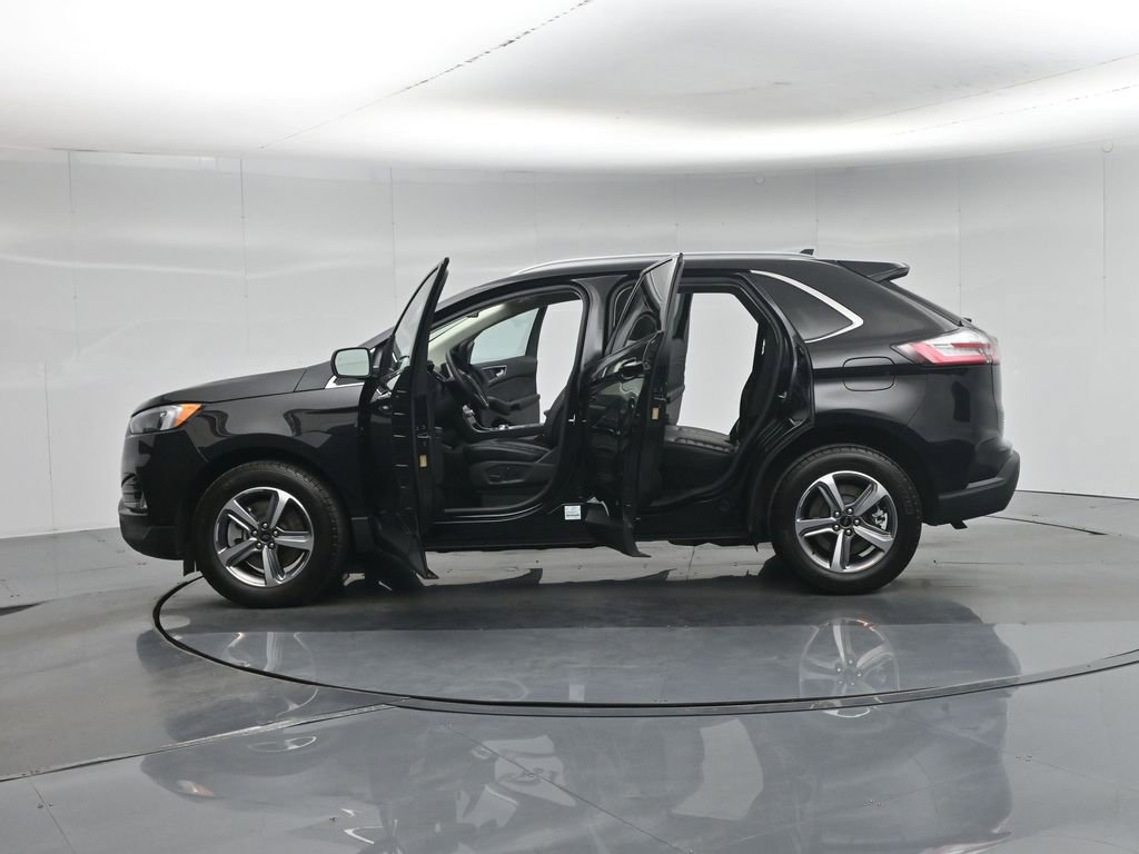Used 2024 Ford Edge SEL w/ Convenience Package AWD/4WD image 5