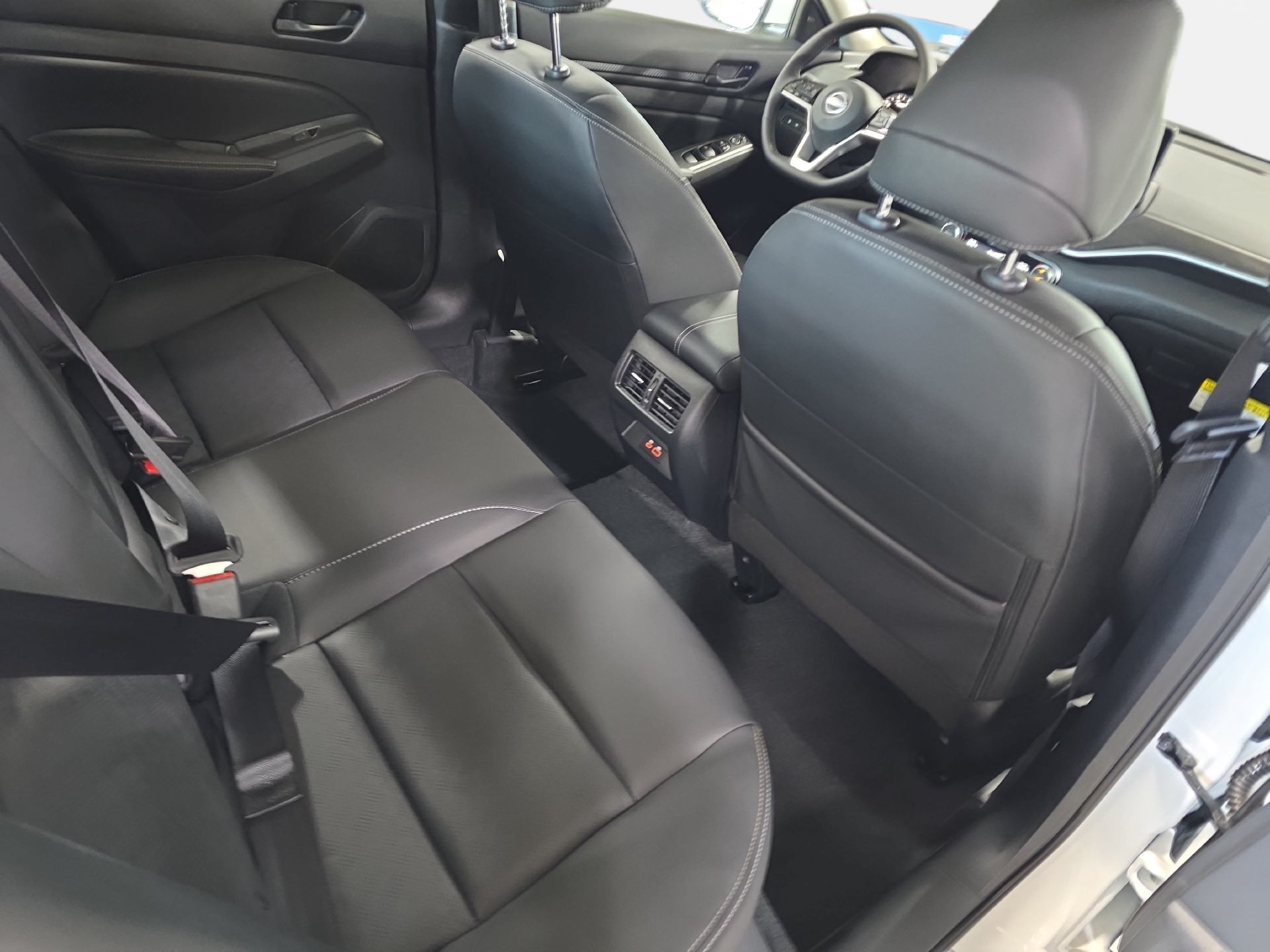 New 2027 Nissan Altima 2.5 SV FWD image 11