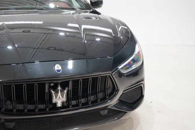 Used 2022 Maserati Ghibli Trofeo image 9