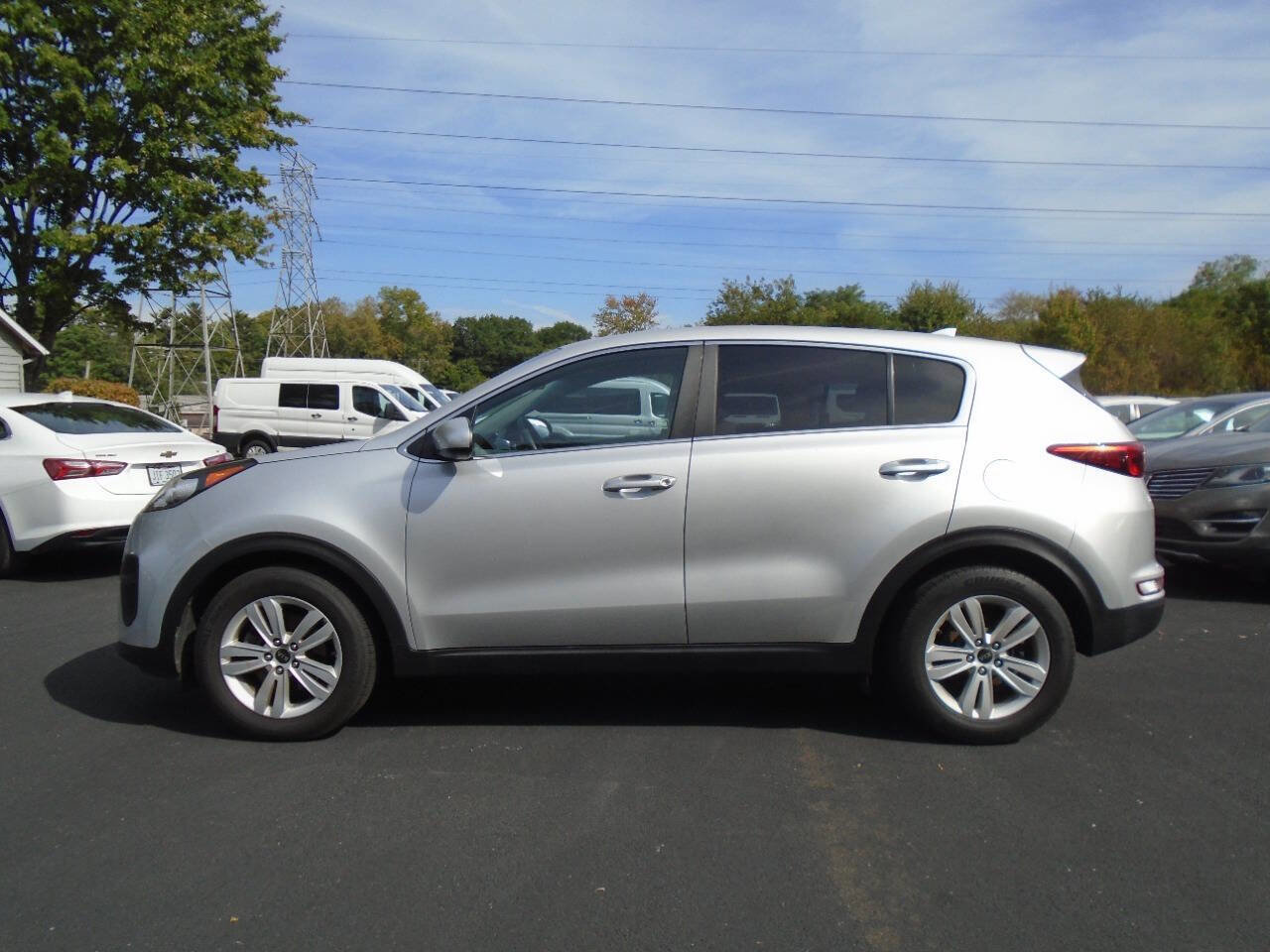 Used 2017 Kia Sportage LX image 2