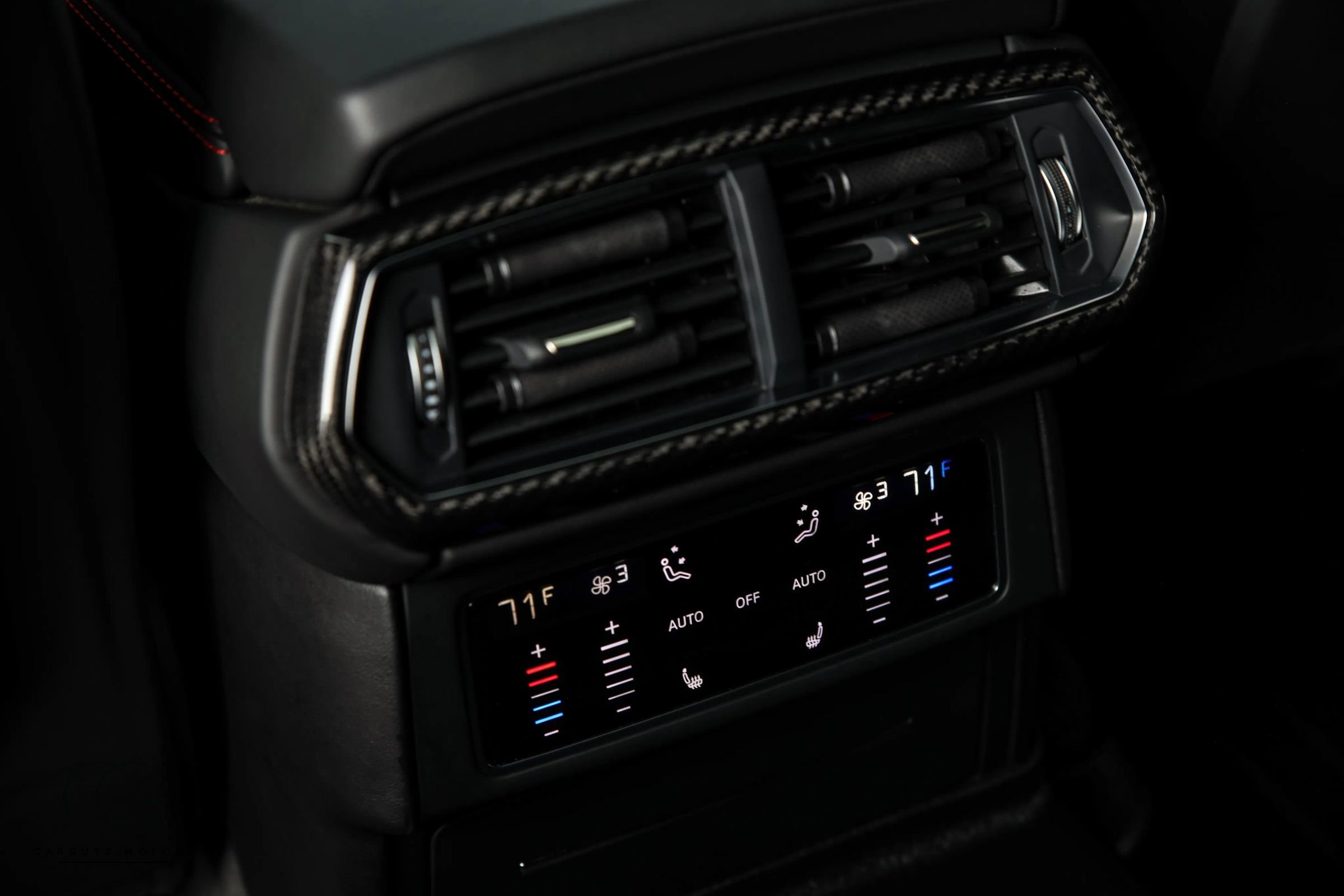 Used 2020 Lamborghini Urus AWD/4WD image 35