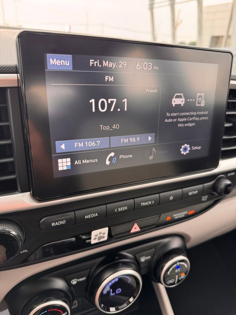 Used 2022 Hyundai Venue SEL FWD image 17