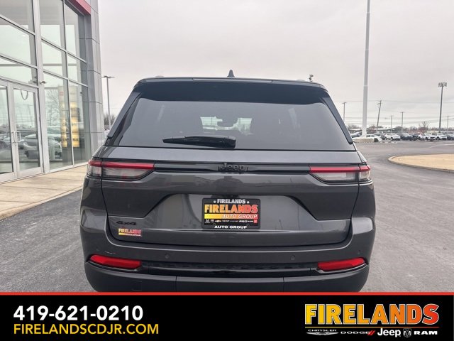 Used 2024 Jeep Grand Cherokee Altitude image 10