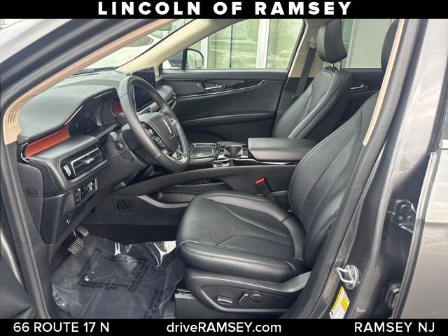 Used 2023 Lincoln Nautilus Reserve image 11