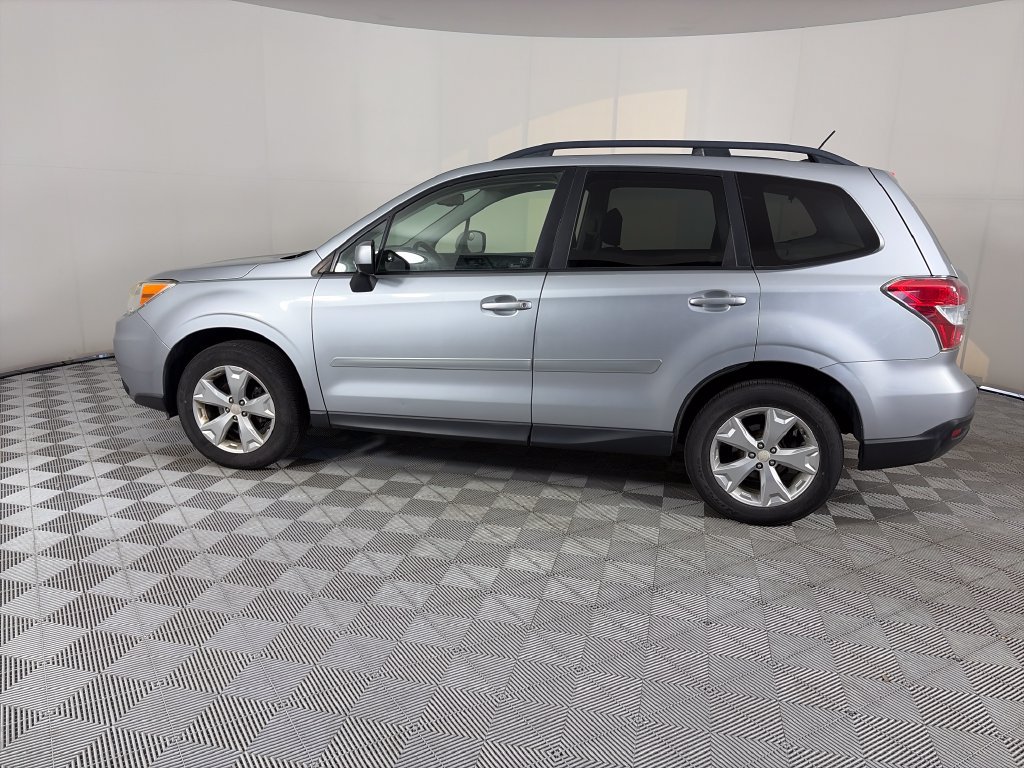 Used 2014 Subaru Forester 2.5i Premium AWD/4WD image 4