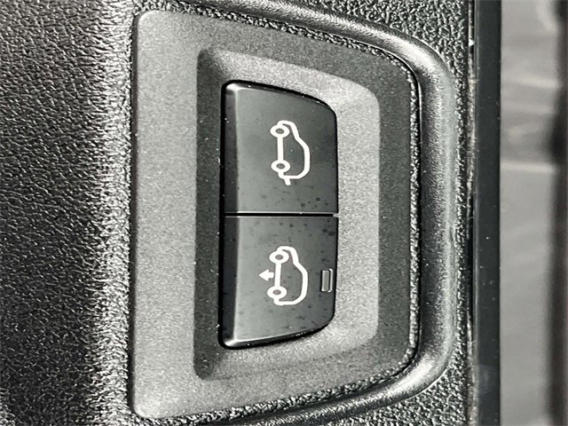 Used 2025 BMW X5 xDrive50e w/ Premium Package image 24