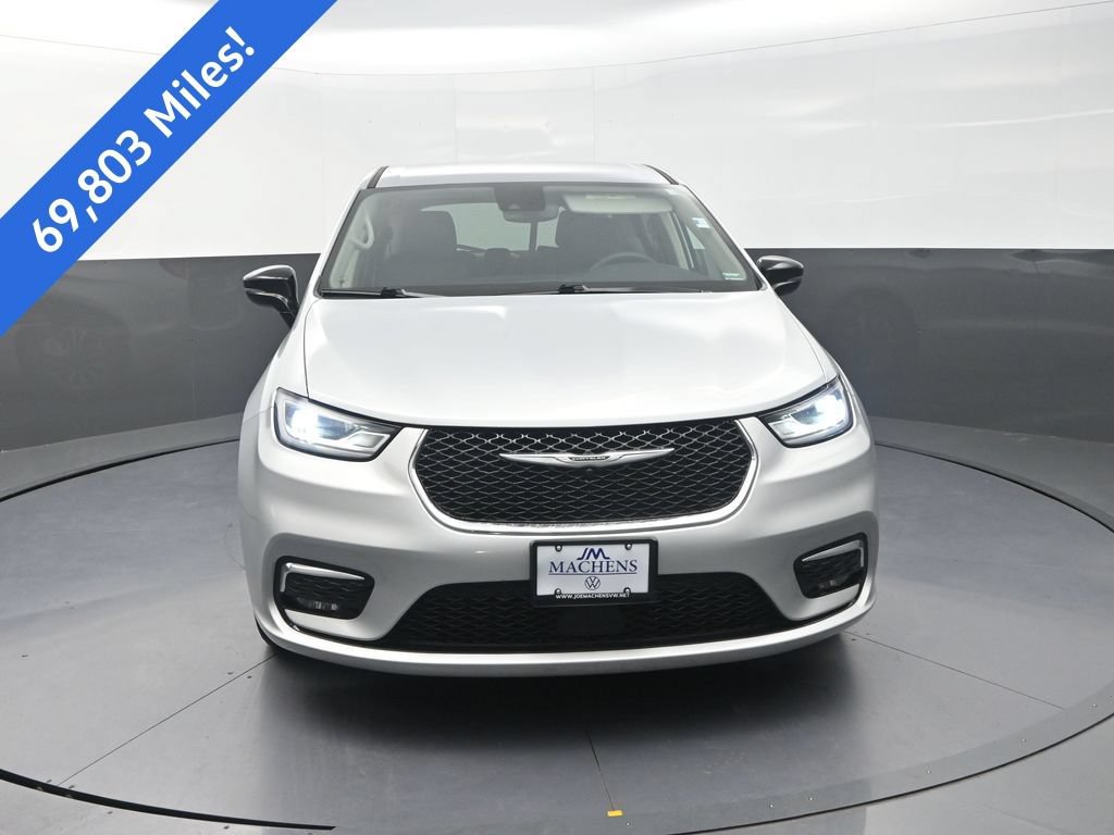 Used 2024 Chrysler Pacifica Limited FWD image 2