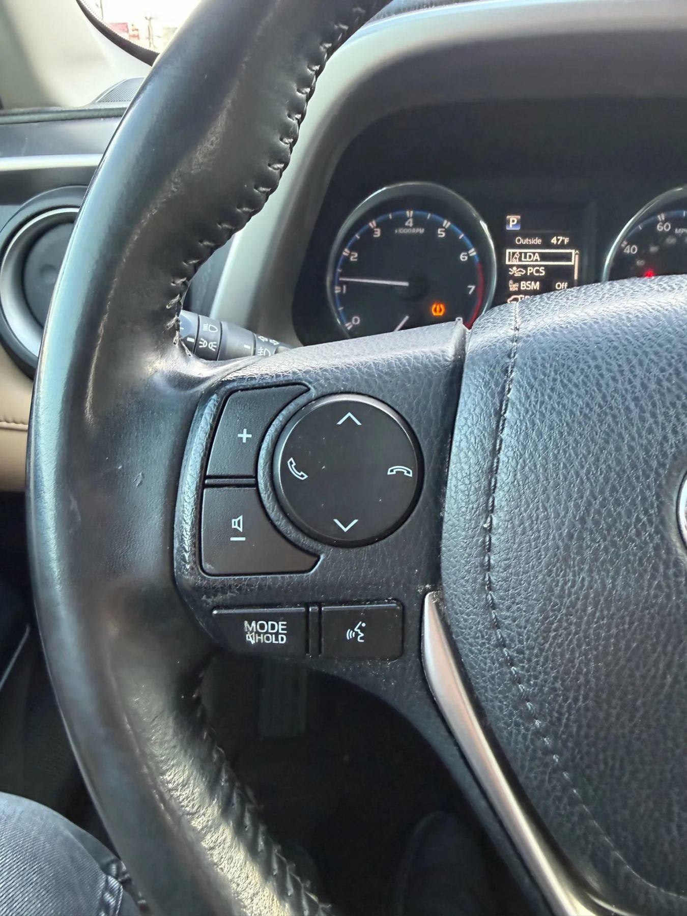 Used 2018 Toyota RAV4 Limited AWD/4WD image 18