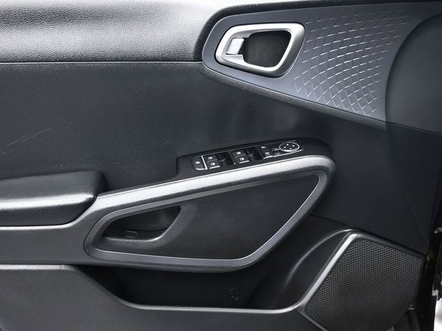 Used 2021 Kia Soul S FWD image 11