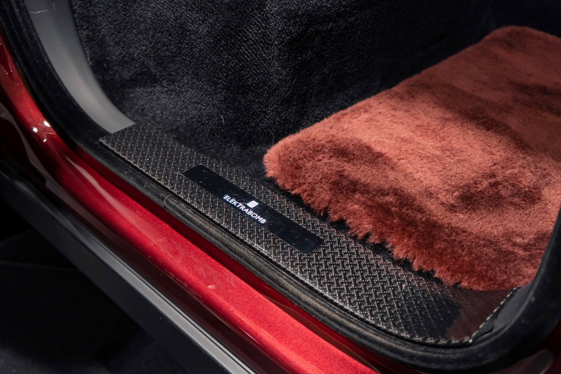 Used 2022 Rolls-Royce Cullinan Black Badge w/ Dark Exterior Package image 52