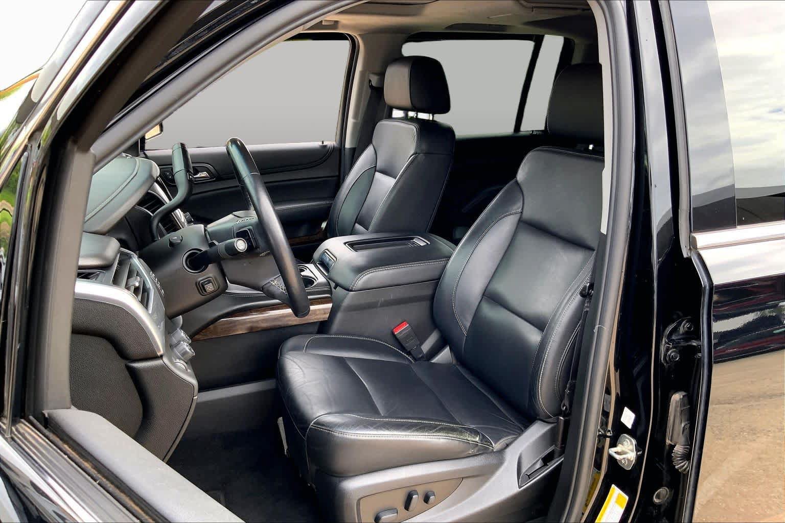 Used 2020 Chevrolet Suburban LT AWD/4WD image 8