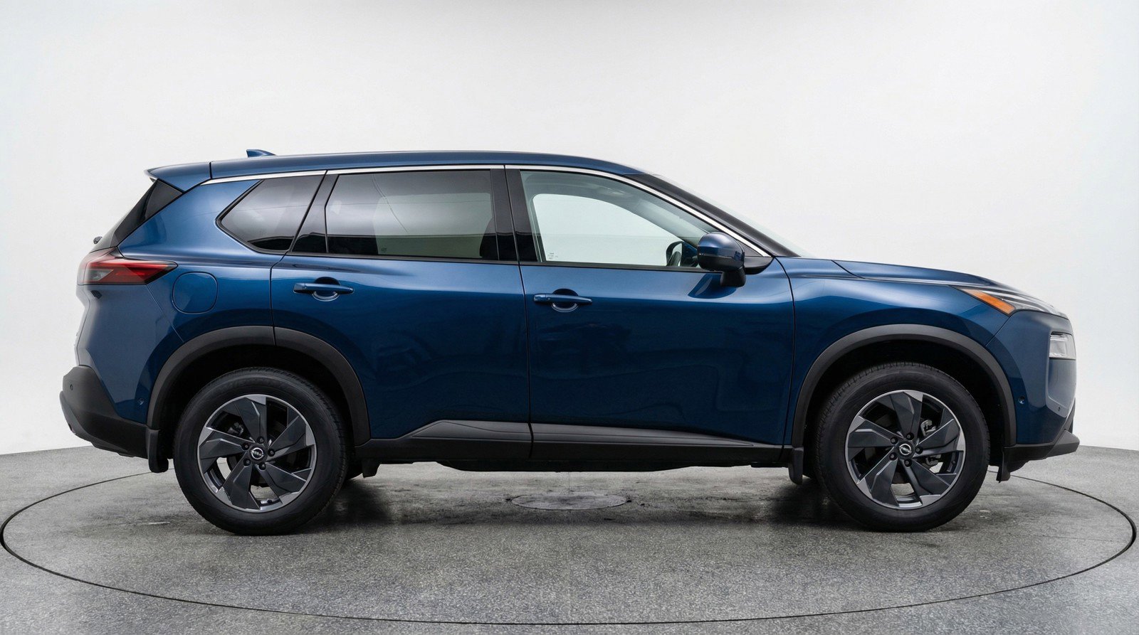 Used 2025 Nissan Rogue SV image 11