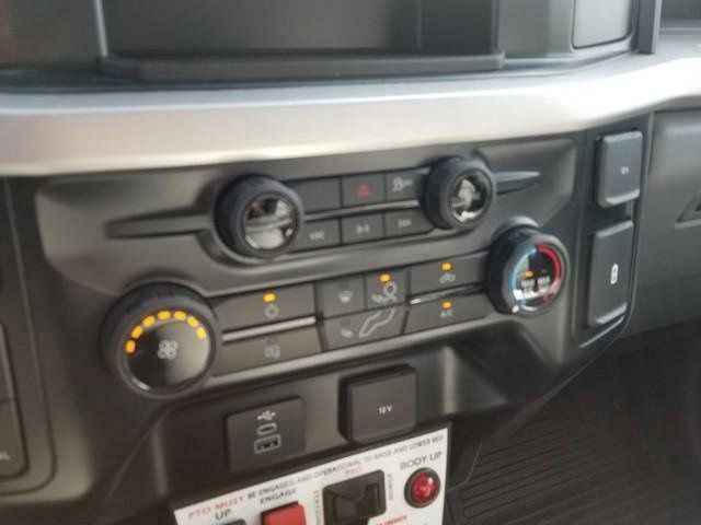 New 2025 Ford F550 4x4 Regular Cab Super Duty image 21