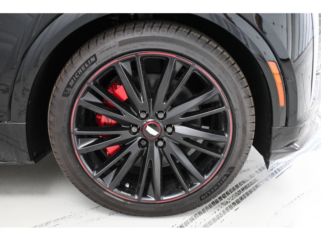 New 2026 Cadillac Lyriq V w/ Exterior Carbon Fiber Package AWD/4WD image 8