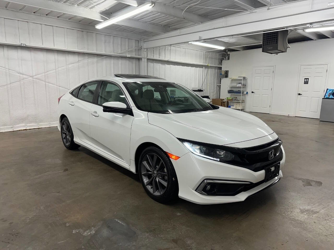 Used 2020 Honda Civic EX image 2