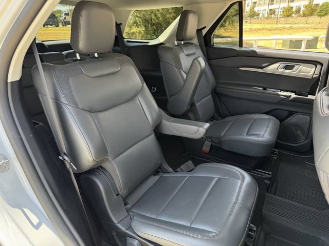 Used 2025 Ford Explorer Active w/ Active Comfort Package RWD image 33
