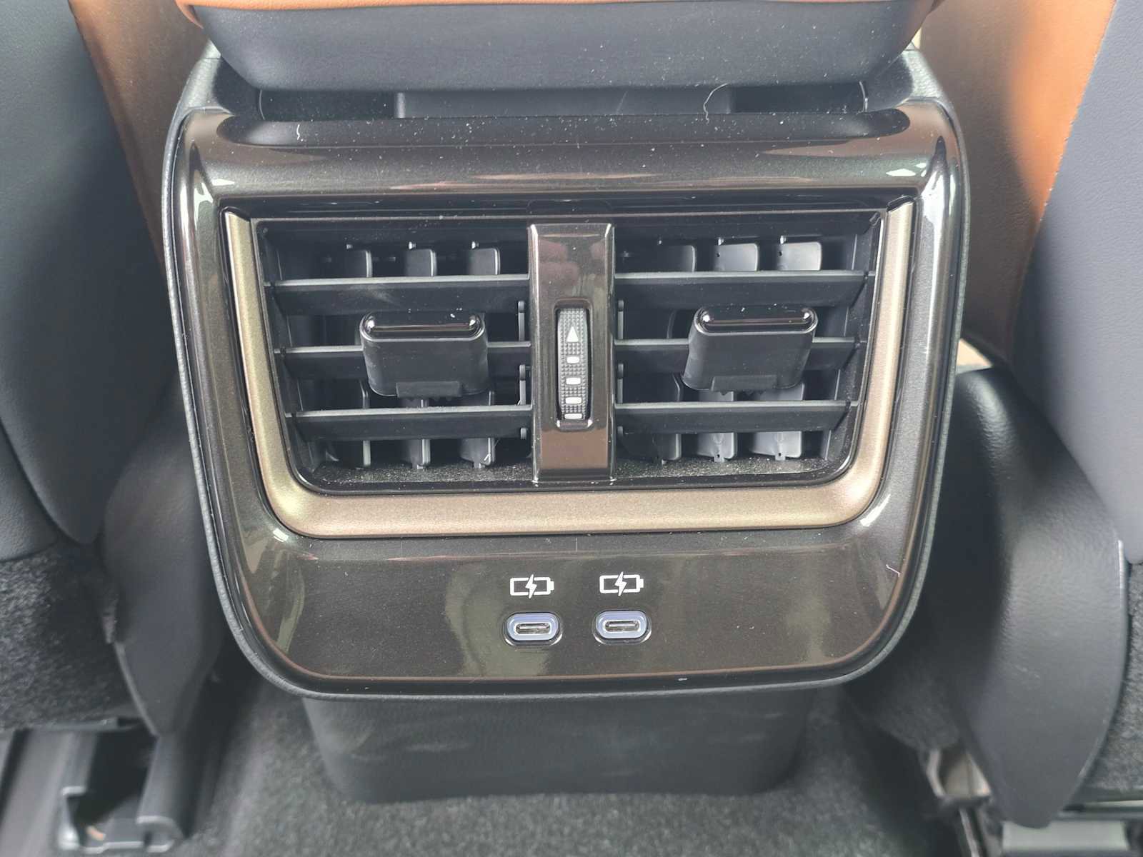 Used 2025 Toyota Crown Signia XLE image 19