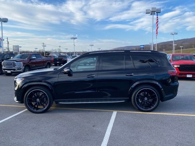 Used 2025 Mercedes-Benz GLS 580 4MATIC image 2