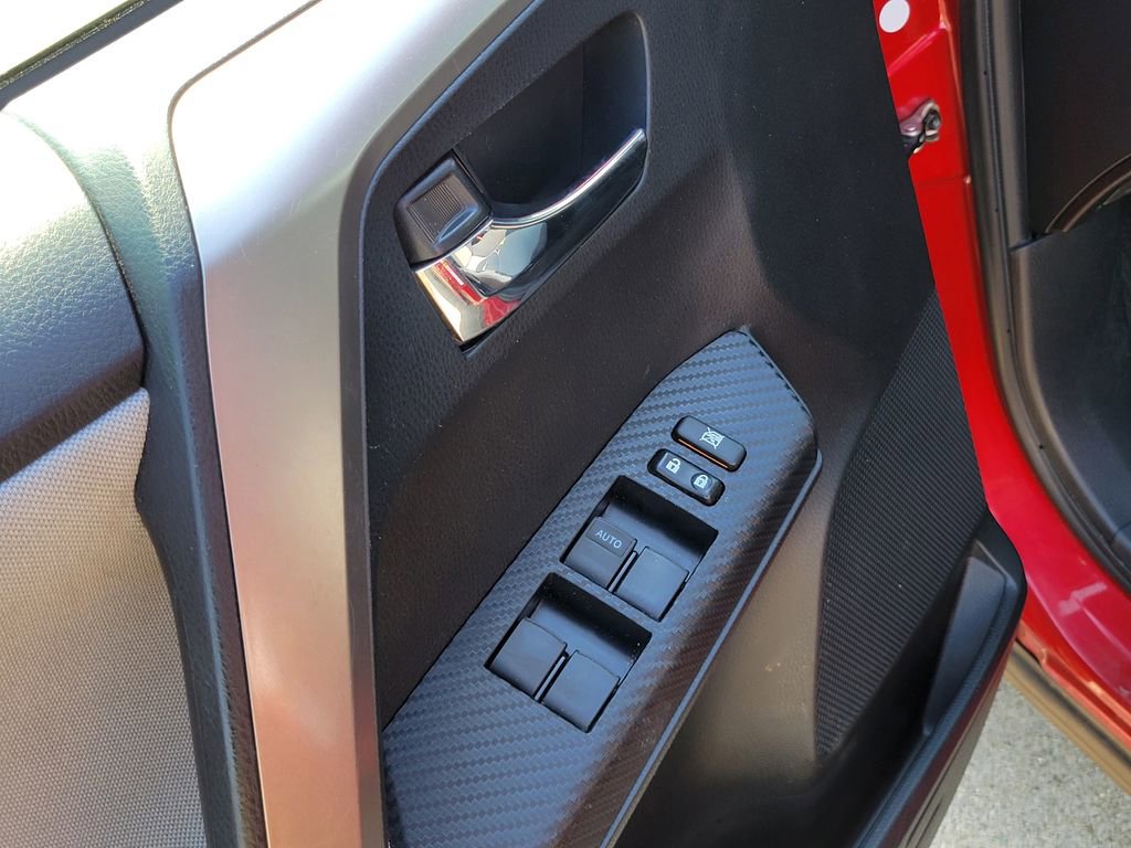 Used 2015 Toyota RAV4 XLE image 20