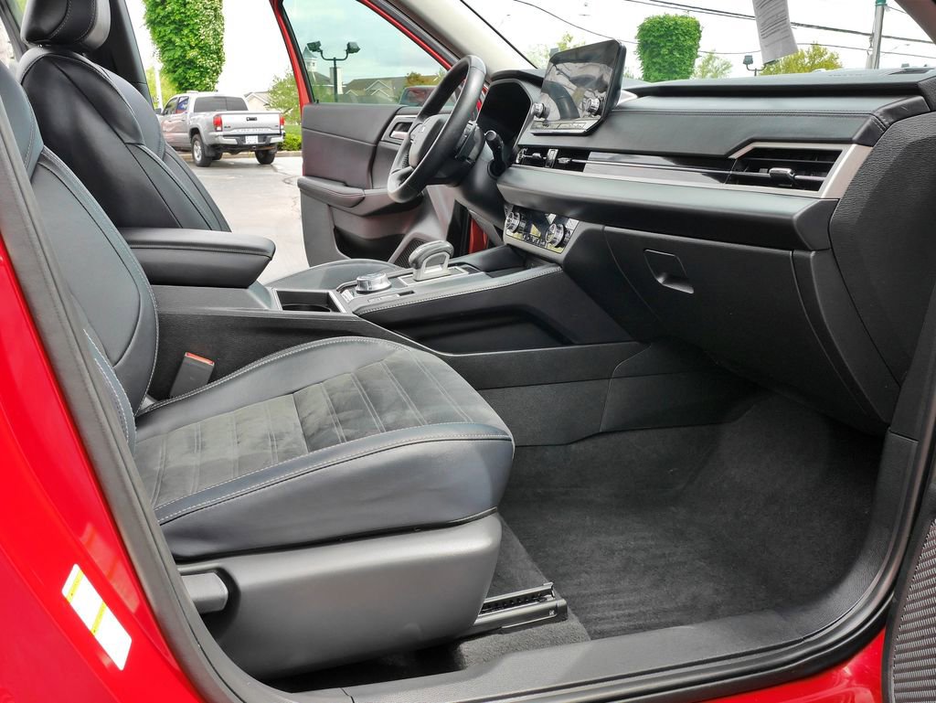 Used 2024 Mitsubishi Outlander SE Black Edition AWD/4WD image 12