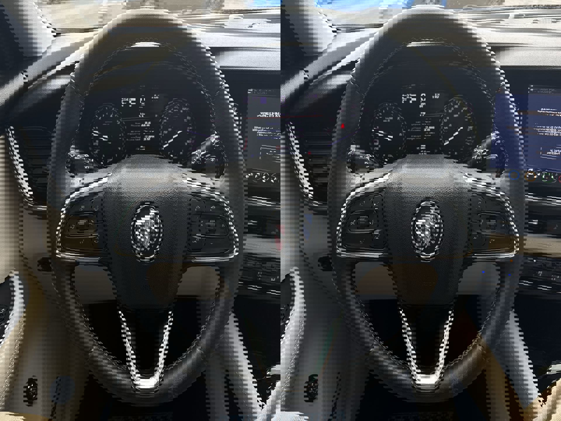 Certified 2021 Buick Envision Avenir w/ Technology Package II image 18