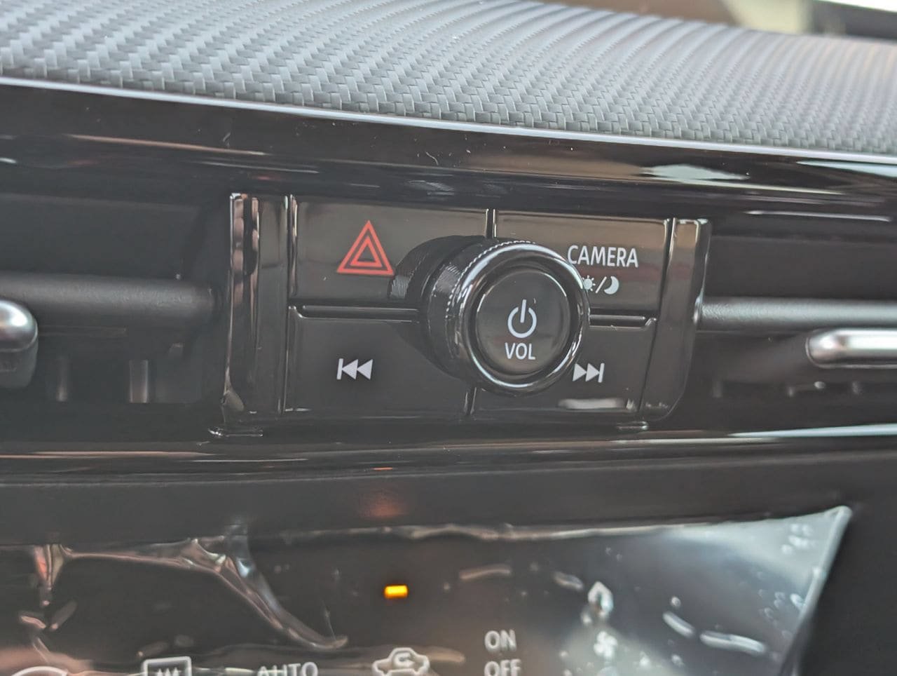 New 2027 Nissan Kicks SR FWD image 14