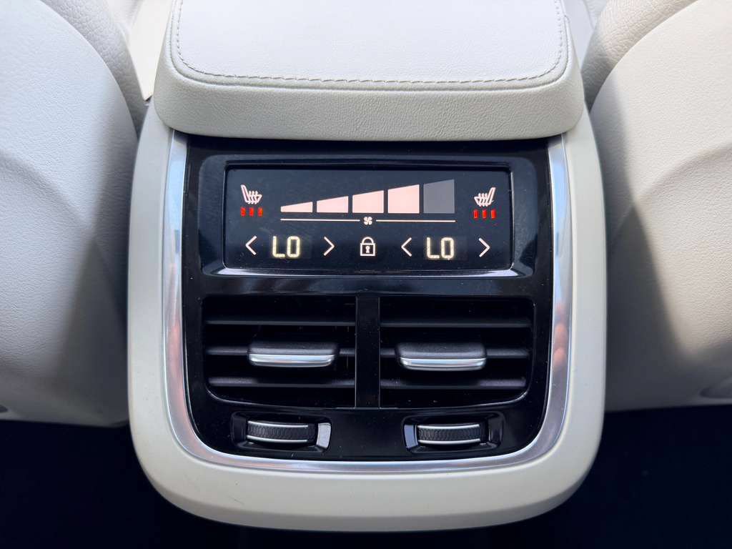 Used 2023 Volvo XC90 B5 Core w/ Climate Package AWD/4WD image 38
