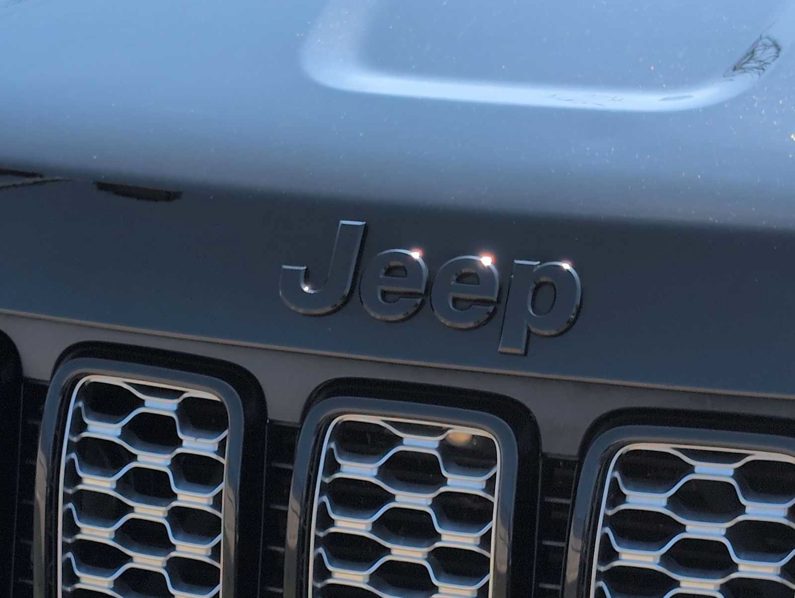 Used 2022 Jeep Grand Cherokee Laredo X AWD/4WD image 12
