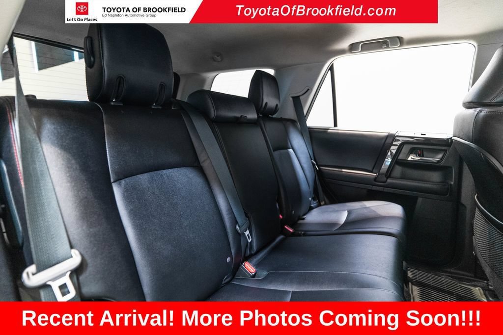 Used 2018 Toyota 4Runner TRD Off-Road Premium AWD/4WD image 32