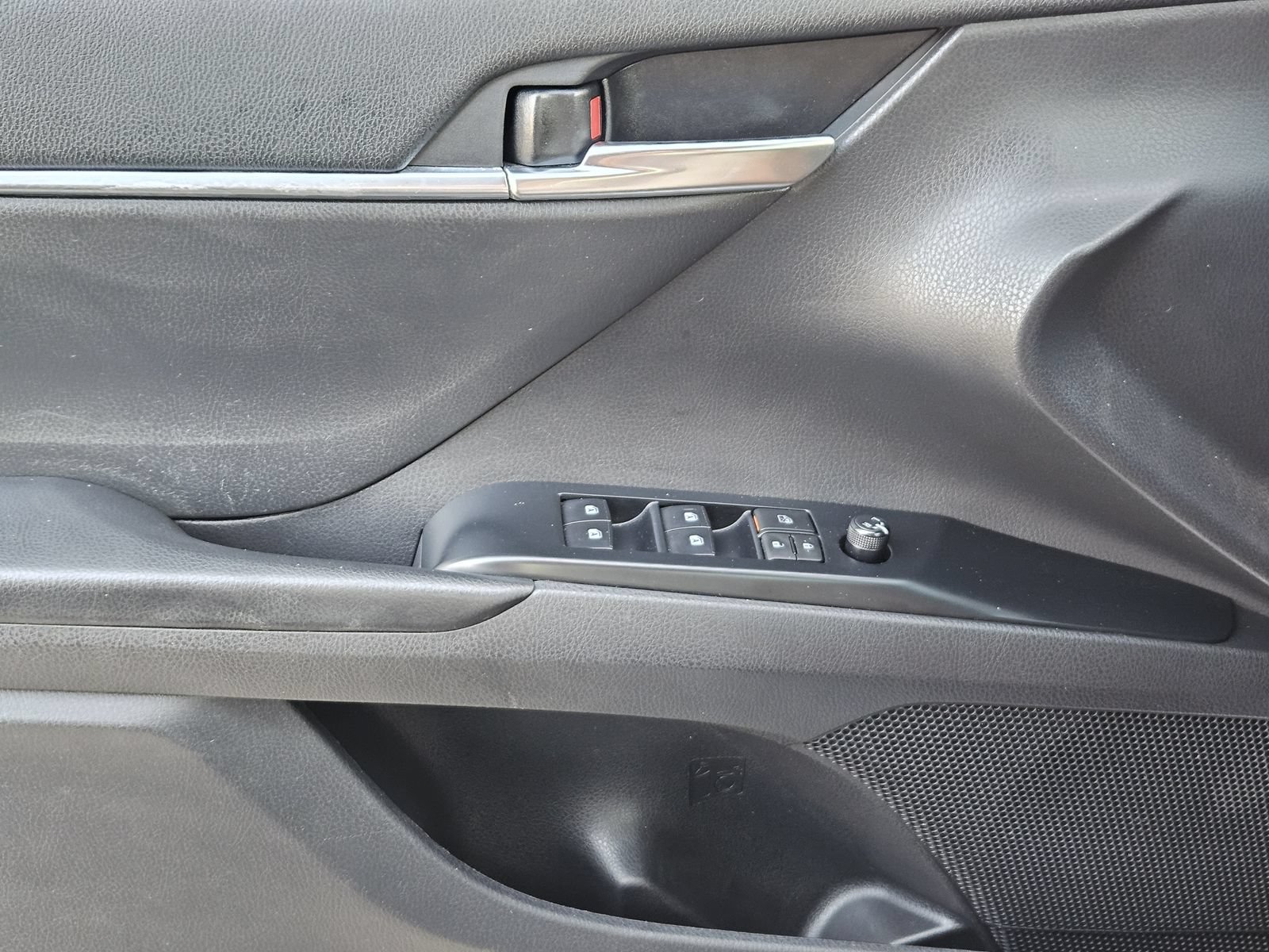 Used 2020 Toyota Camry TRD FWD image 30