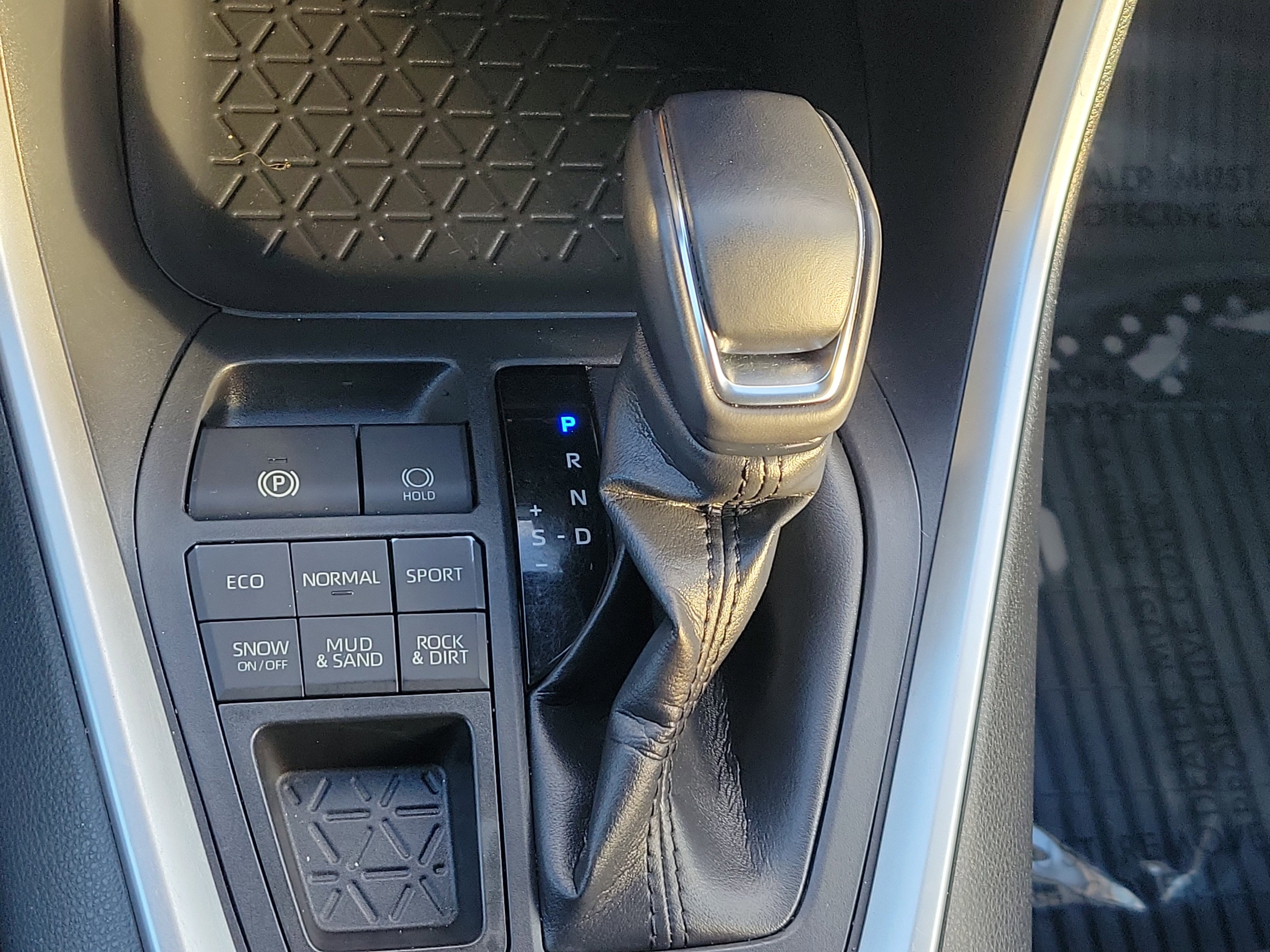 Used 2019 Toyota RAV4 XLE image 24