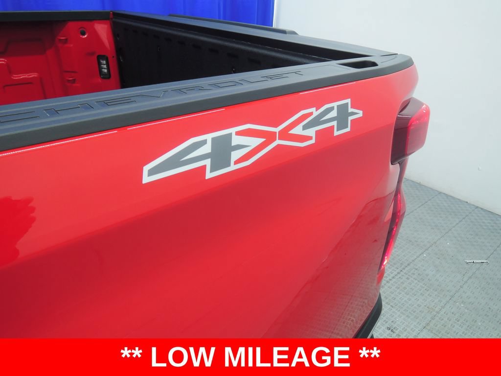 Used 2025 Chevrolet Silverado 1500 LT AWD/4WD image 30