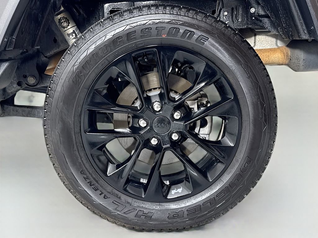 Used 2021 Jeep Gladiator Overland image 12