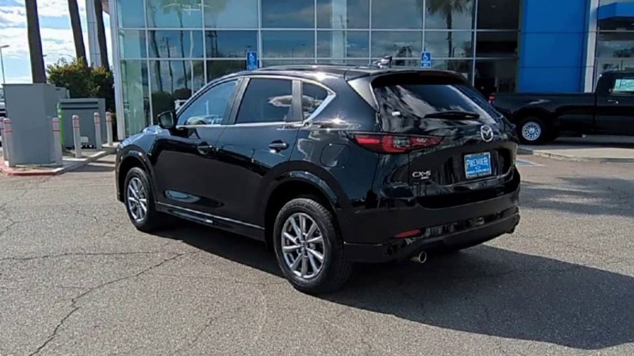 Used 2025 MAZDA CX-5 AWD 2.5 S w/ Preferred Package image 6