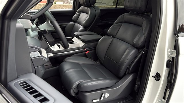 New 2025 Lincoln Navigator Reserve w/ Jet Appearance Package image 23