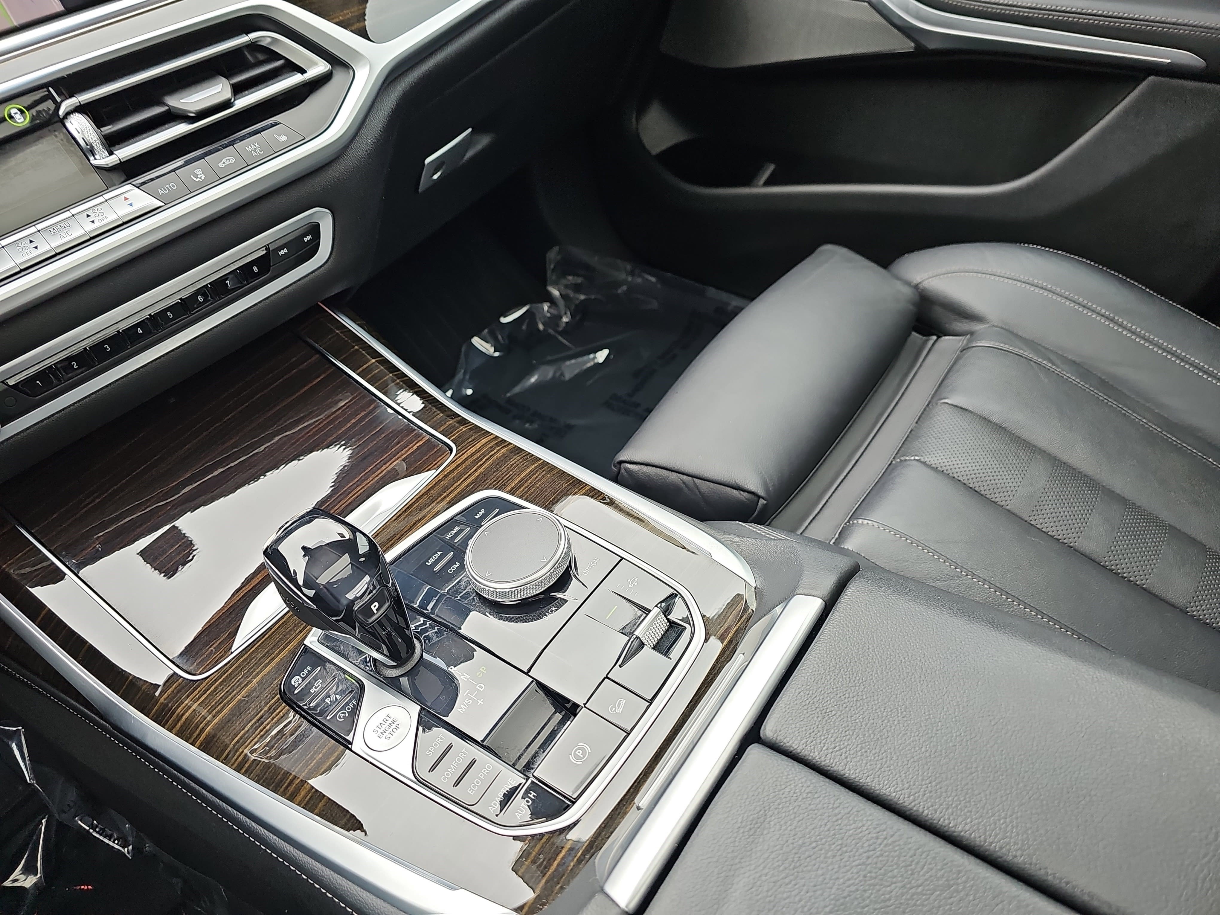 Used 2020 BMW X7 xDrive40i w/ Cold Weather Package image 27