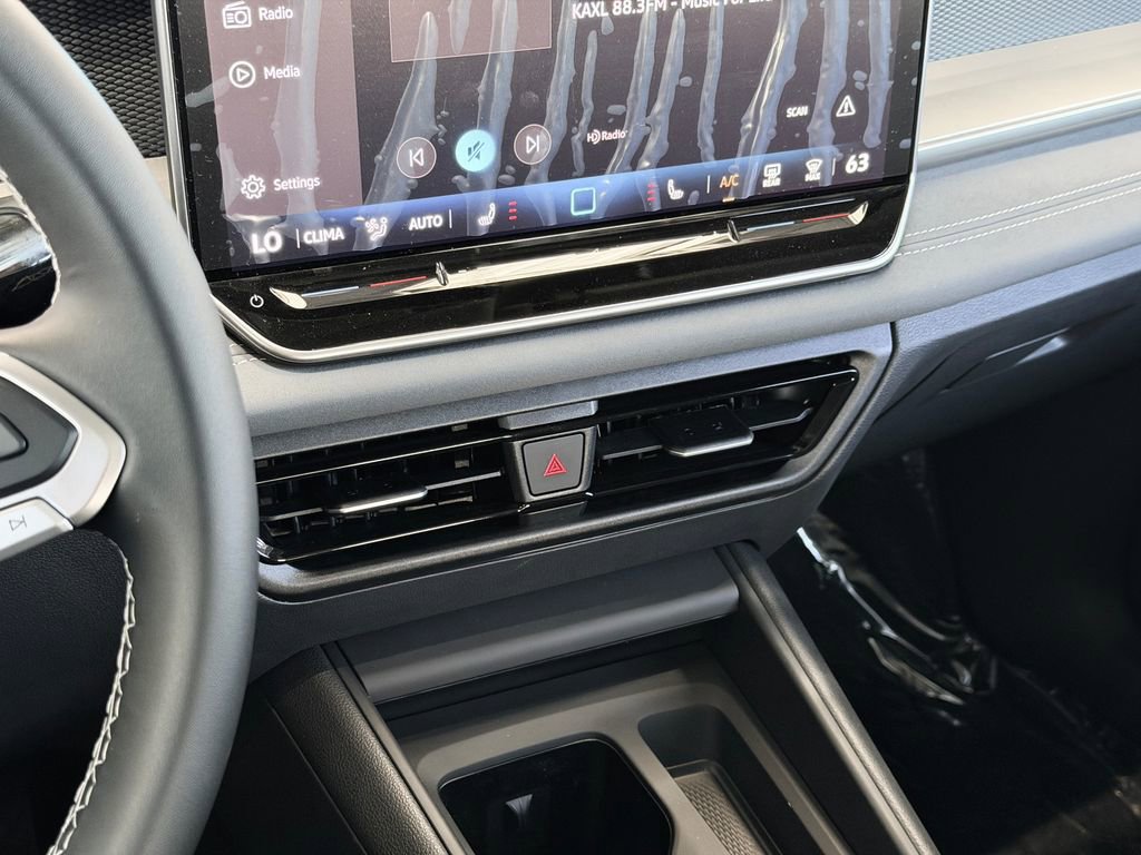 New 2026 Volkswagen Tiguan SE FWD image 19