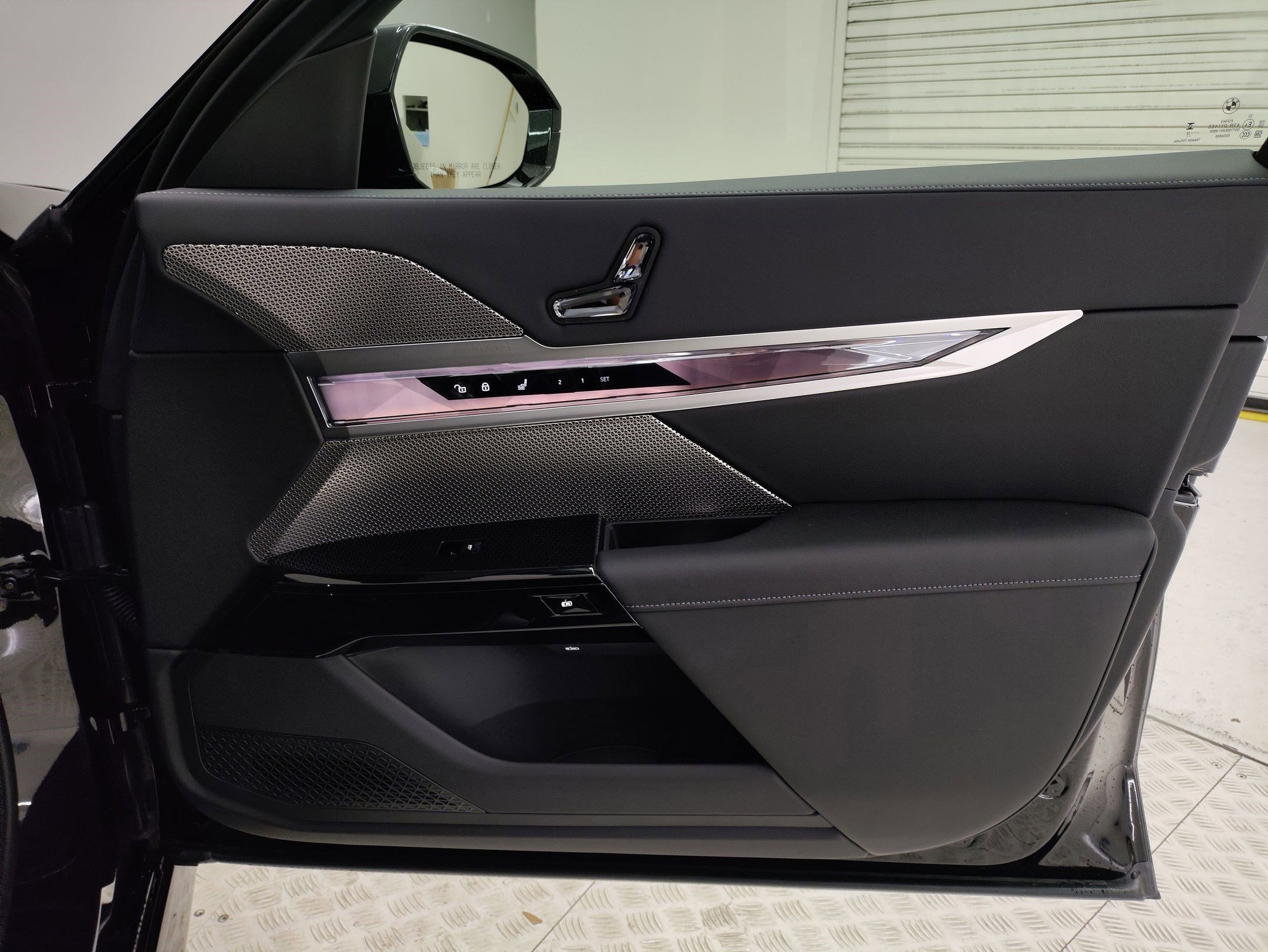 New 2026 BMW 750e xDrive image 24