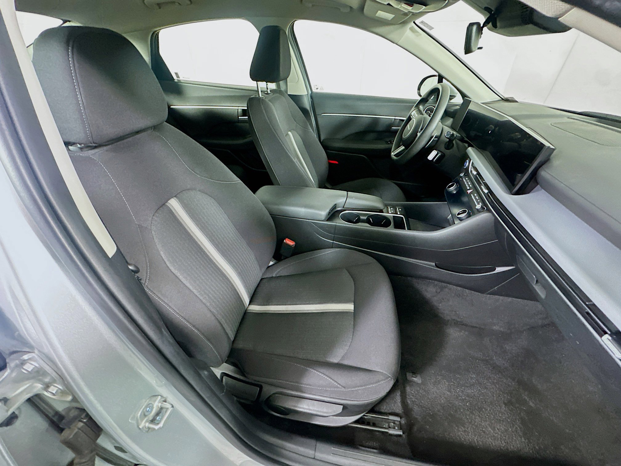 Used 2025 Hyundai Sonata SEL FWD image 29