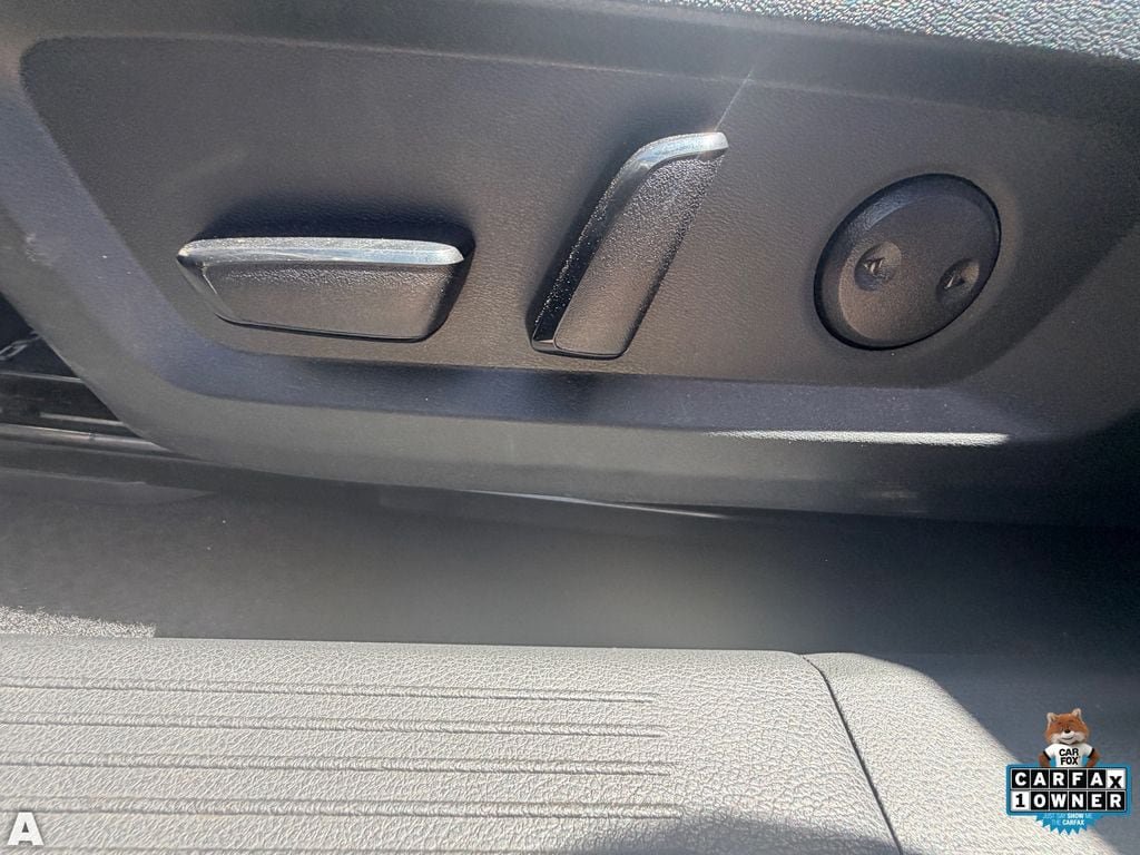 Used 2025 Nissan Rogue SV AWD/4WD image 16