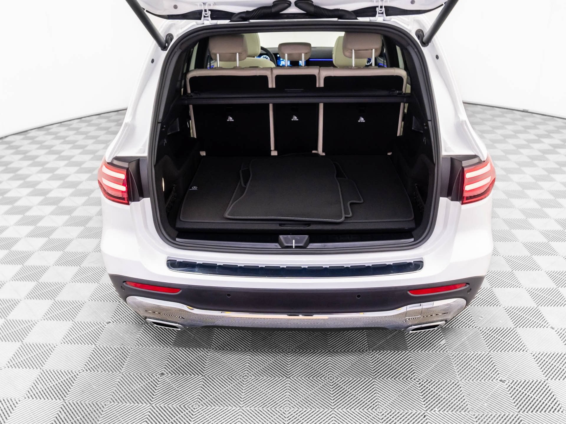 New 2026 Mercedes-Benz GLB 250 4MATIC image 32
