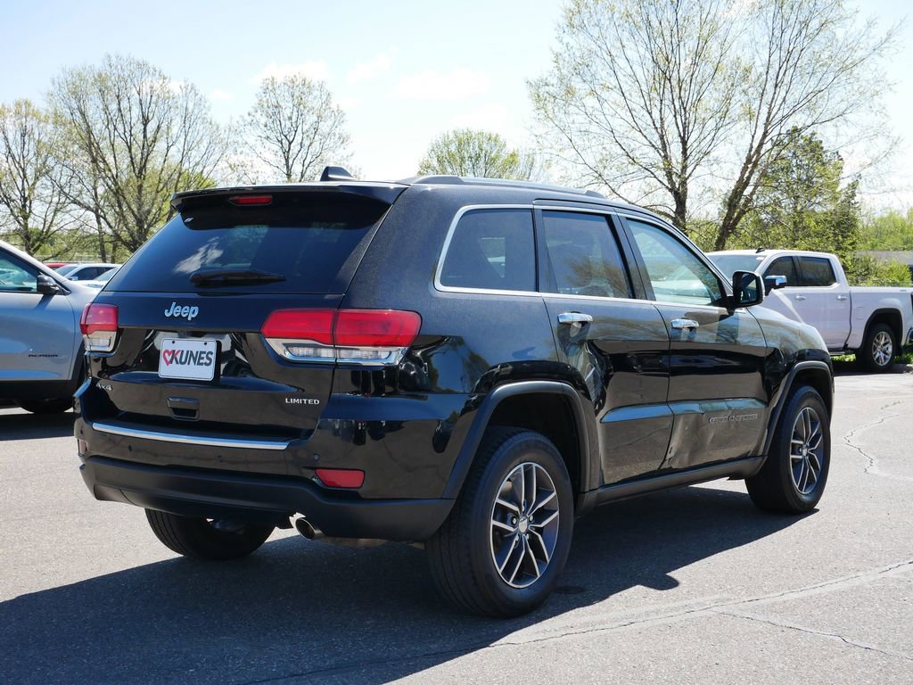 Used 2017 Jeep Grand Cherokee Limited AWD/4WD image 10