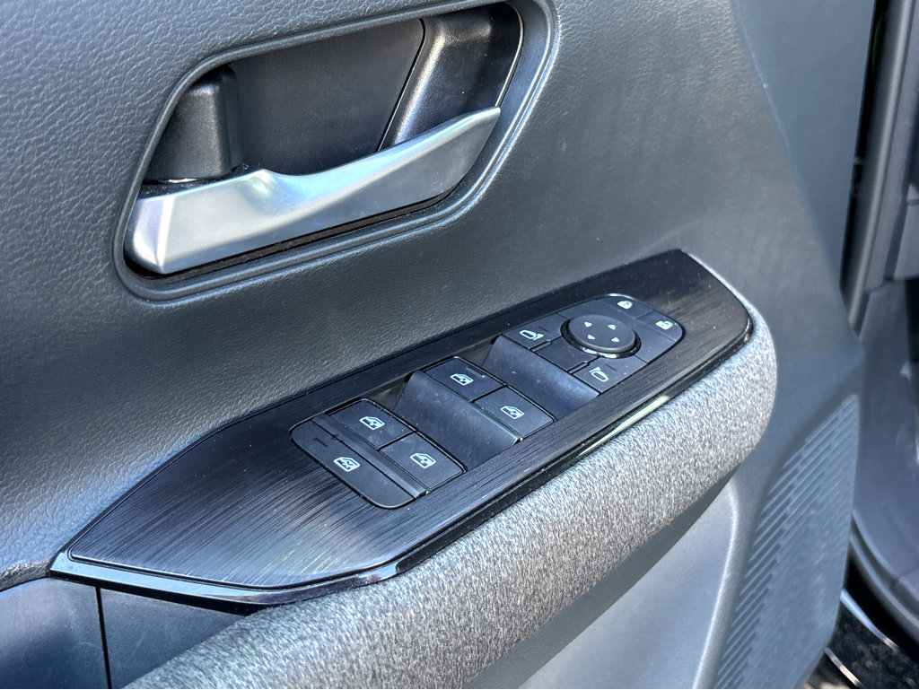 Used 2025 Nissan Kicks SV FWD image 16