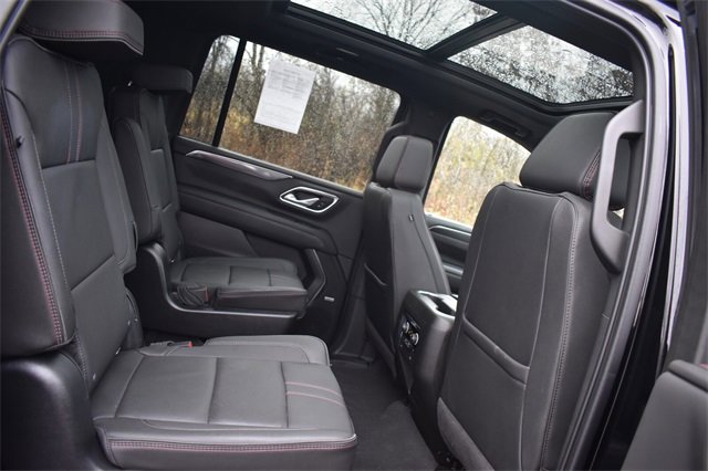 Certified 2022 Chevrolet Suburban RST w/ Sport Performance Package image 17