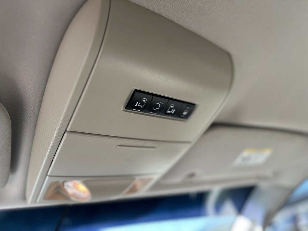 Used 2014 Dodge Grand Caravan SXT w/ UConnect Hands-Free Group image 25