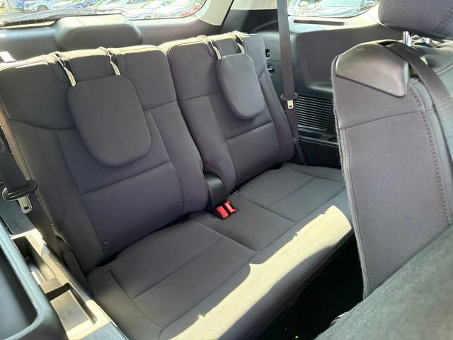 Used 2025 Ford Explorer Active AWD/4WD image 16