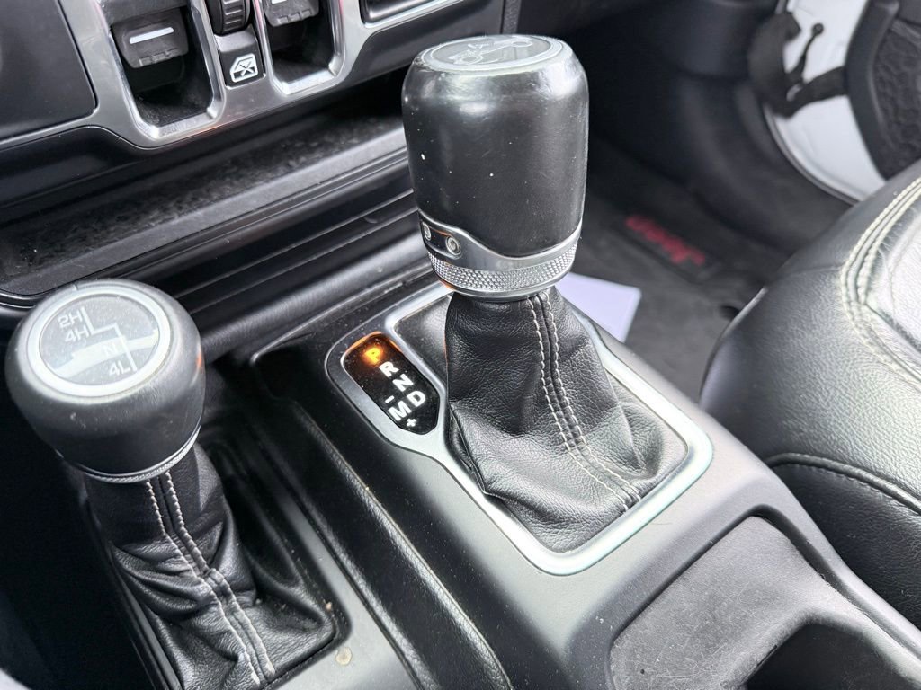 Used 2018 Jeep Wrangler Unlimited Sahara image 22